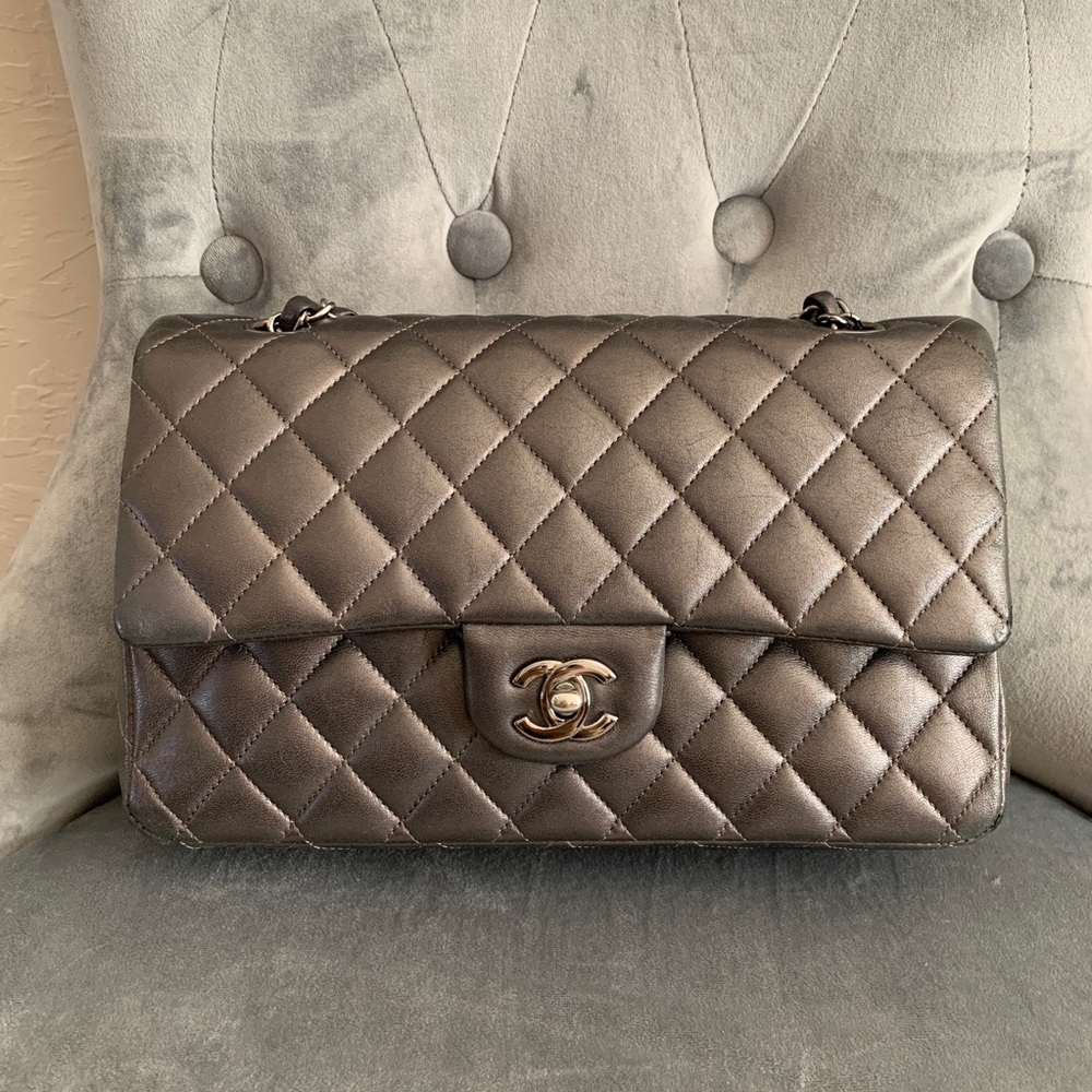Chanel classic medium flap in charcoal Metallic